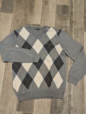 Old Navy Men's Argyle V-Neck Sweater